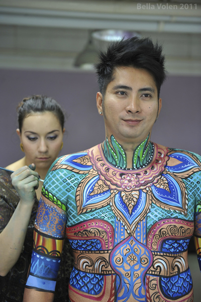 Body painting on a Thail comedian actor, ภาพวาดร่างกาย