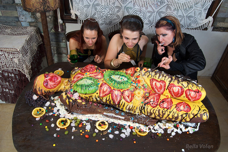 human bodypainting cake