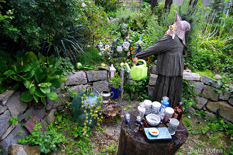 camouflage body painting