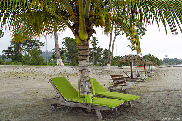 camouflage bodypainting in africa